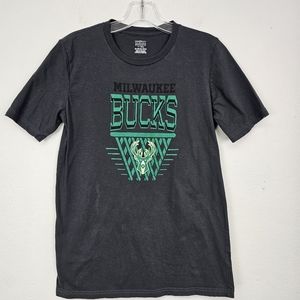 Milwaukee Bucks Genuine Merchandise T-Shirt Women's Logo Sz XL